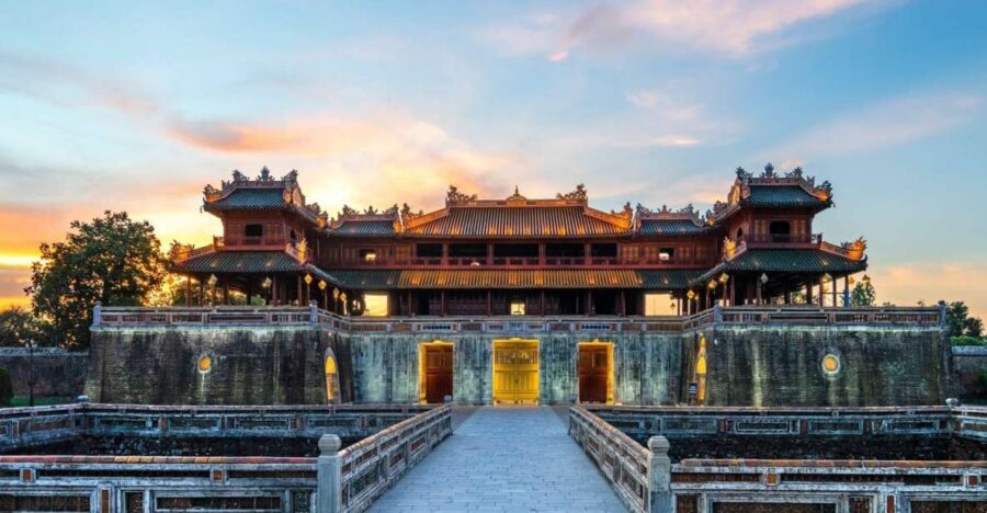 DaNang/Hoi An: Hue Citadel via Hai Van Pass Small Group Tour - Hai Van Pass to Lang Co: the coastal views that justify the trip