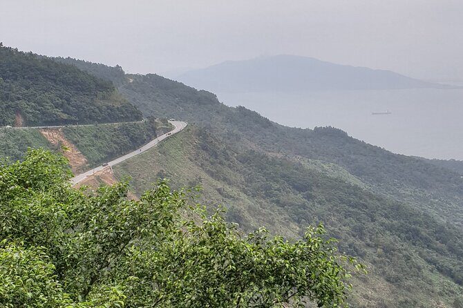Day Trip To Hue City and Back From Hoi An By Private Car - Perfume River Drive and Thien Mu Pagoda: The Day’s Most Scenic Payoff