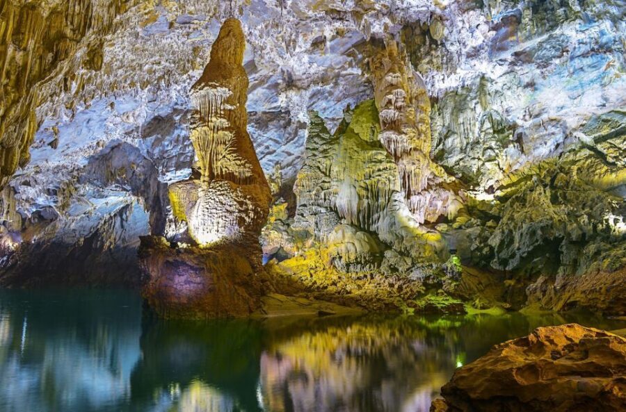 From Hue: Explore Phong Nha Cave – Full Private Package - North–South history stop: Hien Luong Bridge and Ben Hai River