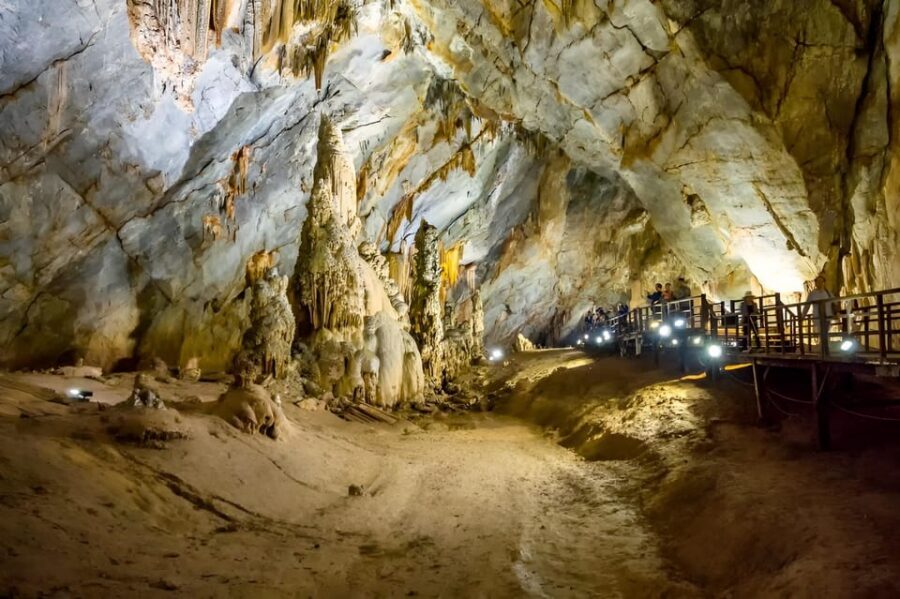 From Hue: Paradise Cave Full-Day Tour with Lunch - Hue to Paradise Cave on EVEN days: the schedule reality