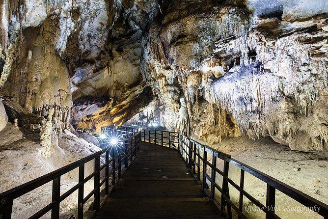 Full Day Discover Paradise Cave From Hue - Lunch, water, and the local-restaurant reality