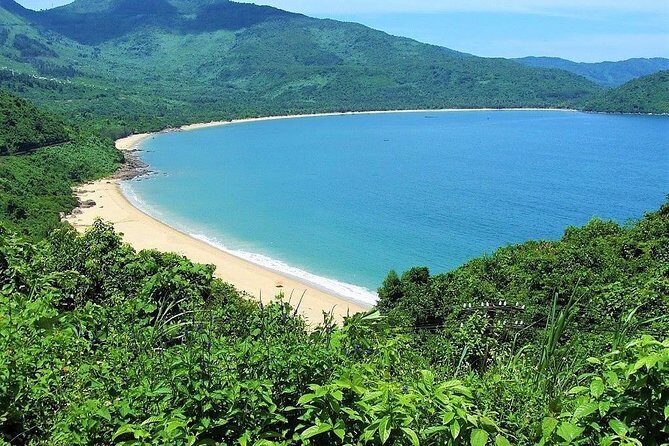 Full-Day Private Motorbike Tour in Hai Van Pass with Lunch - Guides, Safety, and the Real Comfort of Following Someone Else