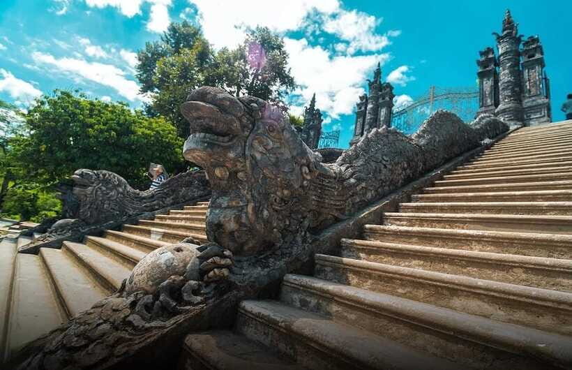 Hoi An/Da Nang: Hue Imperial City by Bus or Train Experience - Khai Dinh Tomb: The Eastern-Western Design That Makes It a Standout Stop
