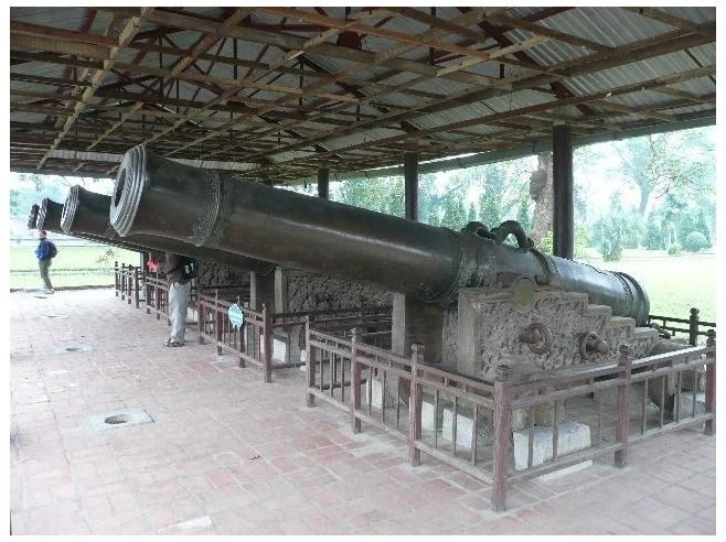 Hue City Full-Day Tour - Dong Ba Market: local life between royal sights