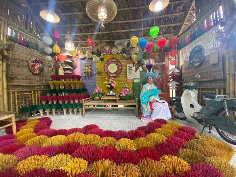 Hue City Highlights Tour: Pagoda, Citadel & Royal Tombs - Perfume River to Thien Mu Pagoda: the calm start