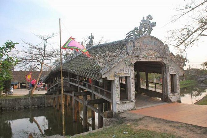 Hue Cycling Tour To Thanh Toan Bridge - Rural Hue by bike: it’s the small stuff that makes it real