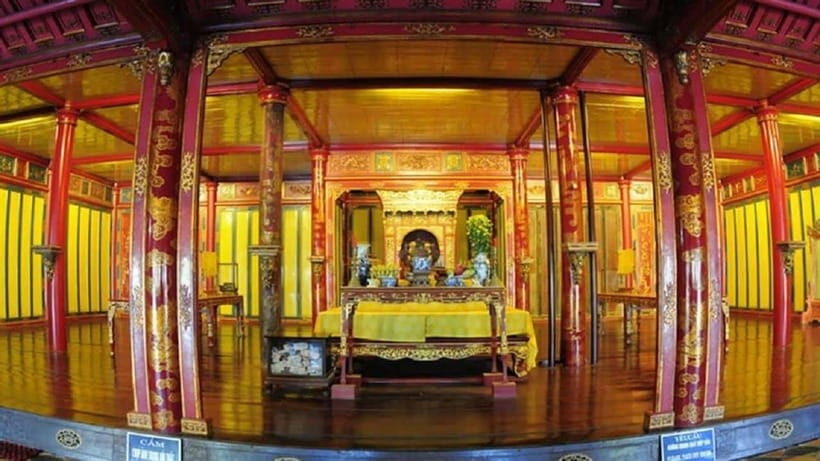 Hue : Dragon Boat Cruise to Thien Mu Pagoda and Tombs - The guide and group vibe: private, English-led, with a couple practical notes