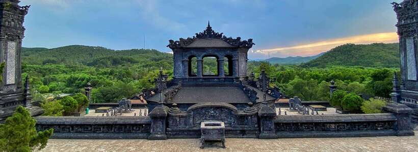 Hue : Dragon Boat Cruise to Thien Mu Pagoda and Tombs - Thien Mu Pagoda: Hue’s 17th-century icon, reached by water