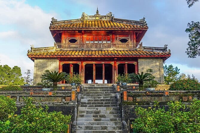 Hue Dragon Boat Tour: Perfume River, Royal Tombs, Hon Chen Temple - The Big Idea: A Perfect Hue Mix Without the Headache