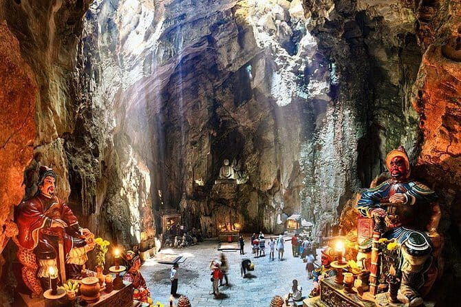 Hue Dragon Boat Tour: Perfume River, Royal Tombs, Hon Chen Temple - Back on the Water: Another Perfume River Segment