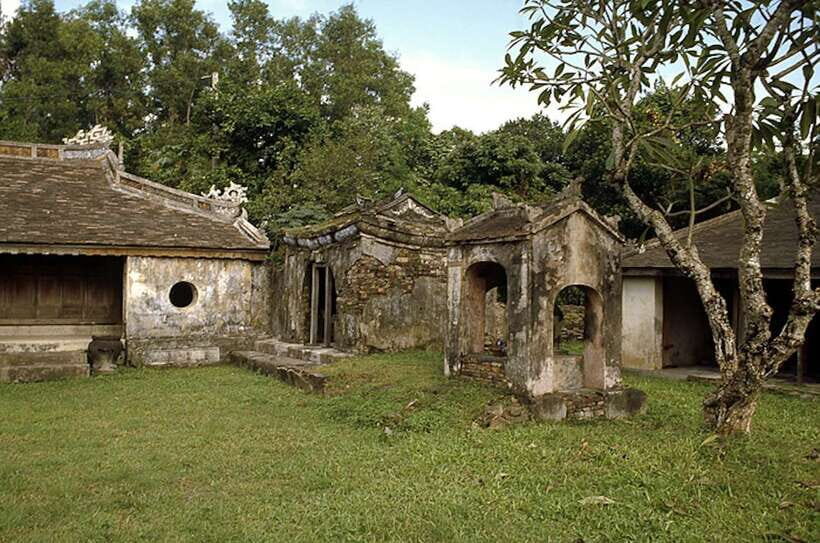 Hue: Half-day Thuy Bieu Village Cycling Adventure - Long Châu Temple: A Calm Break With Meaning