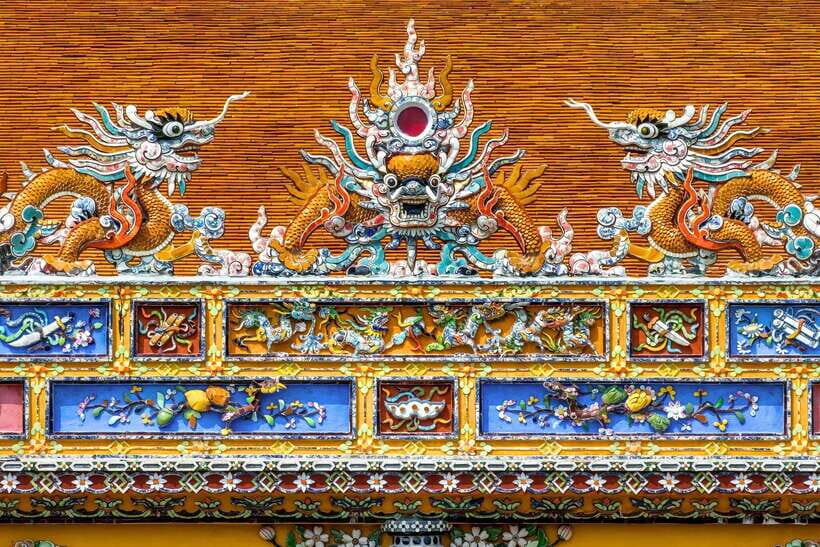 Hue: Hue Walking Tour to Imperial Citadel with Tour Guide - Imperial Citadel space, Duyet Thi Duong theater, and the role of display