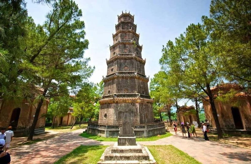 Hue: Imperial City, Royal Tombs, Pagoda & Dragon Boat Tour - Hue’s Imperial City Walk: Where Power Looked Like Architecture