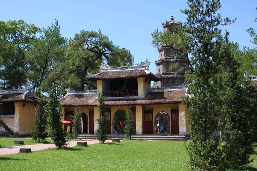 Hue: Perfume River Cruise with Thien Mu Pagoda & Tombs - Hotel pickup to river departure: how the 4 hours actually work
