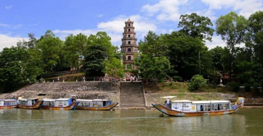 Hue : Royal Tombs- Thien Mu Pagoda- Dragon Boat Private Tour - Perfume River dragon boat: the ride that sets the pace
