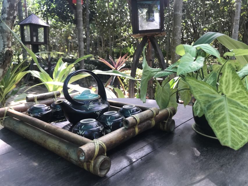 Hue: Thuy Bieu Village Bike Tour with Lunch - Meeting, Getting Started, and Where the Day Begins