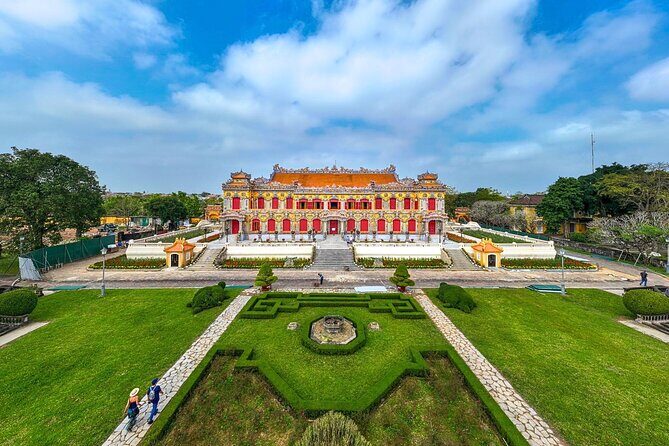 Hue Walking Tour: Explore The Imperial City & Tour Guide - Practical tips that make the walk easier