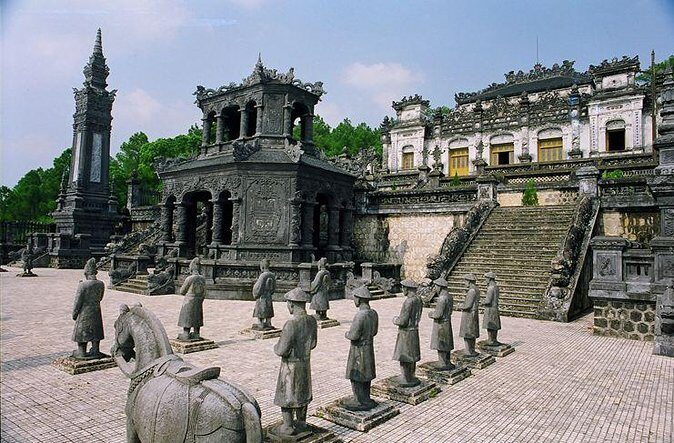 Hue’s Top Attractions by Car with Informative ES Driver - Timing, tickets, and staying comfortable in Hue
