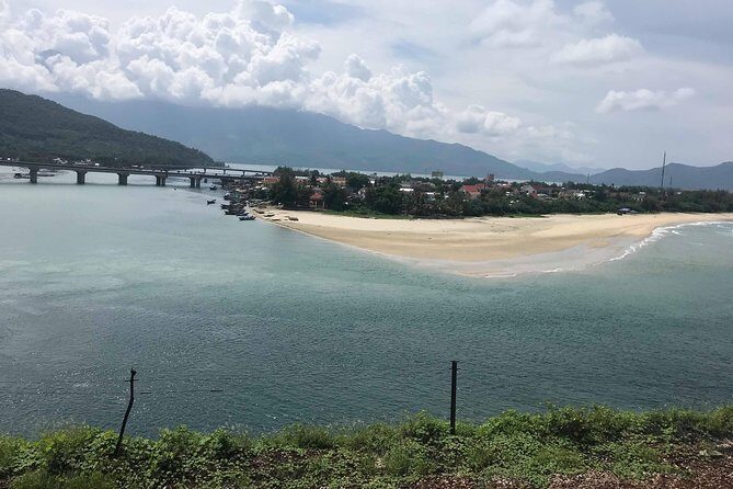 Private Car from Hue To Hoi an with English Speaking Driver - Who should book this Hue to Hoi An private transfer?