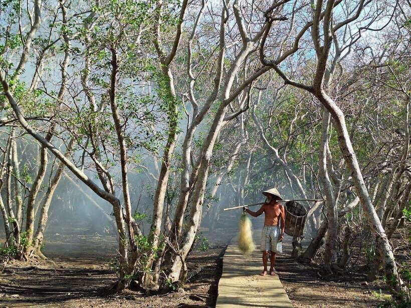 Tam Giang Lagoon & Boat Day Trip with Fishing Experience - Guides make the difference: Happy and Long as examples