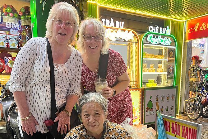 Walking street food tour - Starting at 5:30: an easy plan for Hue after dark